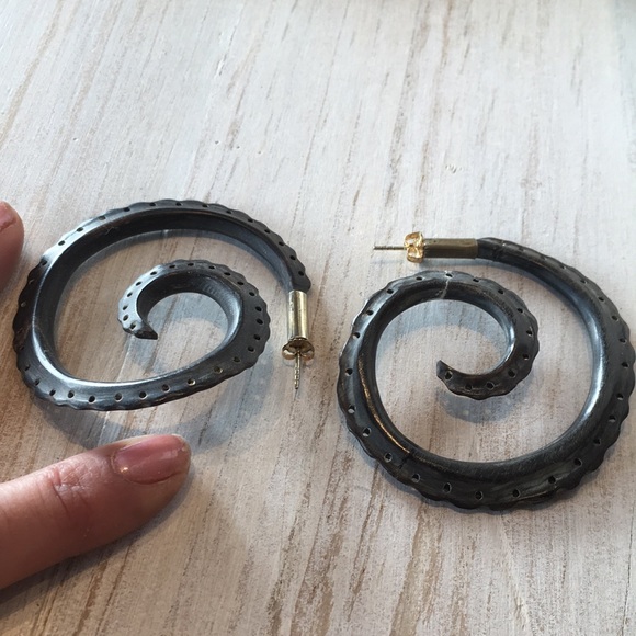 Vanessa Montiel carved water Buffalo horn earrings - Picture 14 of 14